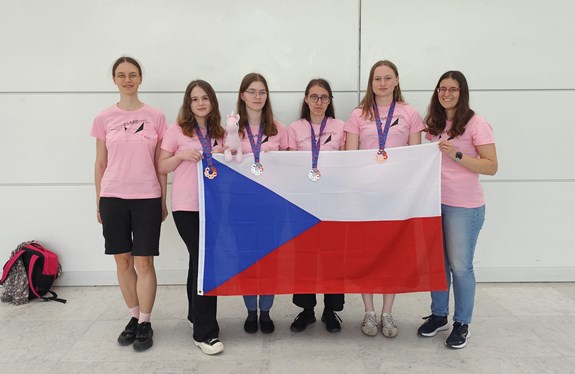 Úspěch našich dívek na EGMO