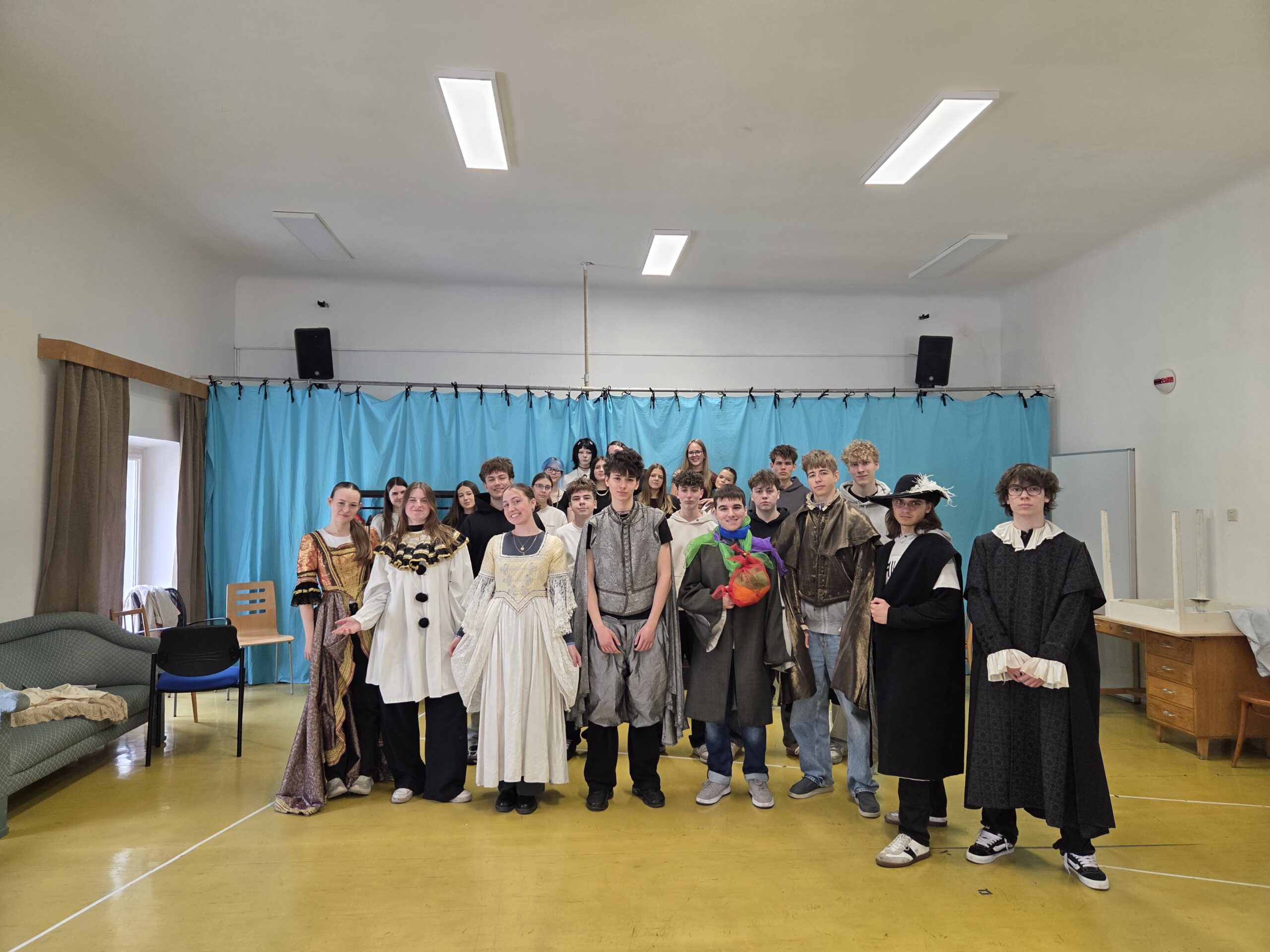 Na okamžik v roli herců – 1. C a commedia dell’arte v Mahenově divadle